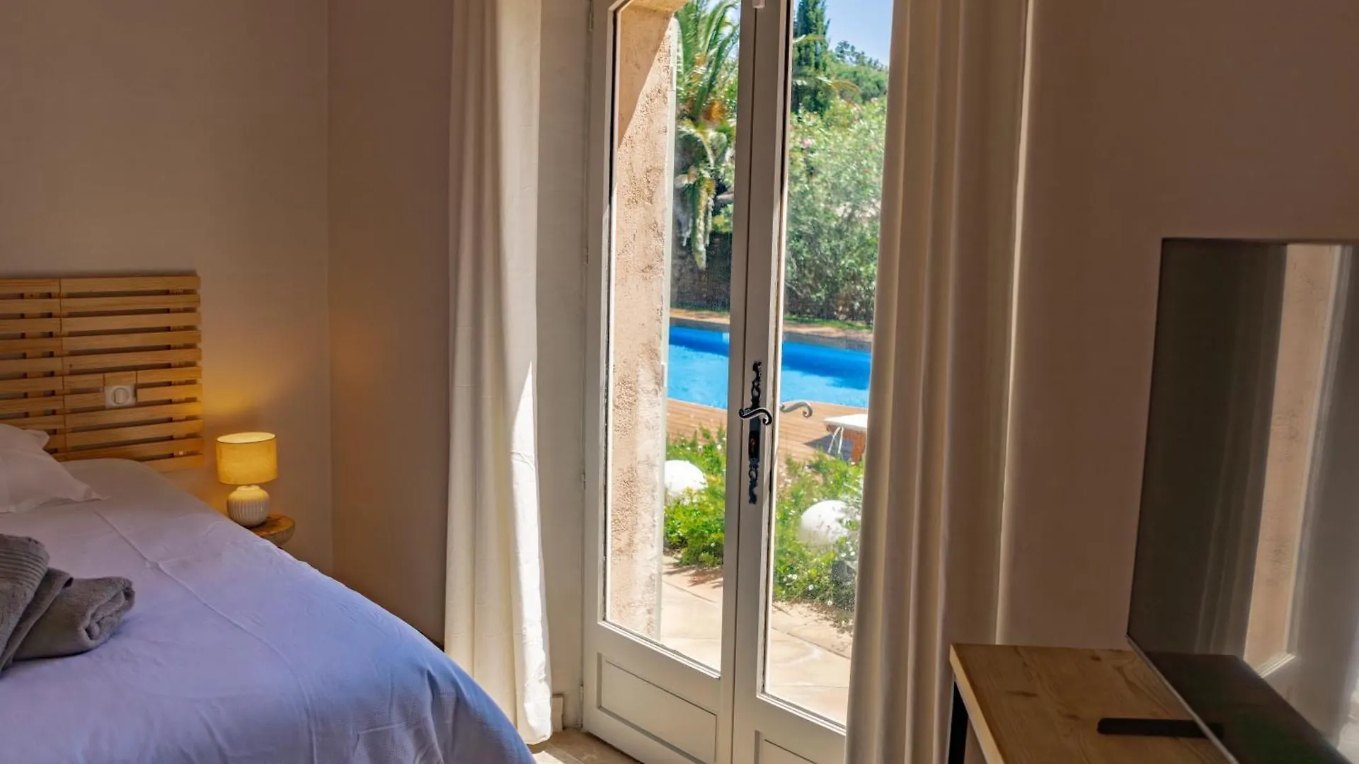 Superbe Villa, Piscine Chauffee, Jardin, Climatisee, Proche Du Village Le Plan-de-la-Tour France